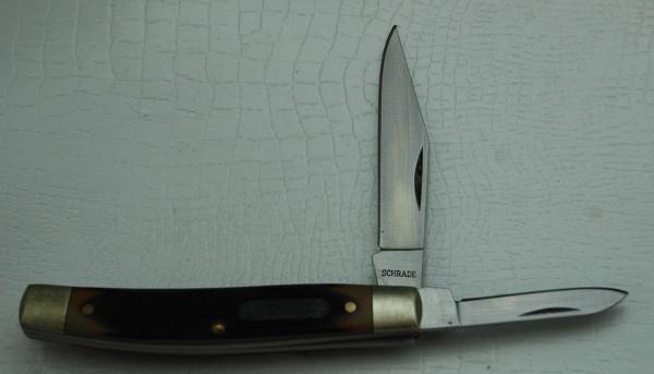 Schrade with Brown Jigged Synthetic Covers In Excellent Condition (899)