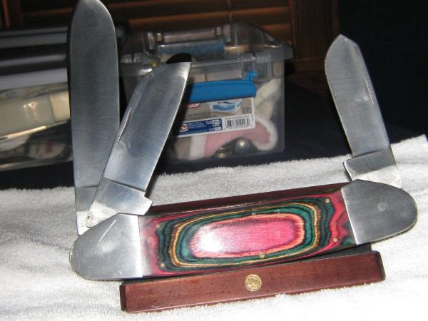 LARGE 3 BLADE FOLDER PACA WOOD HANDLES 8 1/2IN. CLOSED LARGE 3 BLADE FOLDER PACA WOOD HANDLES 8 1/2IN. CLOSED