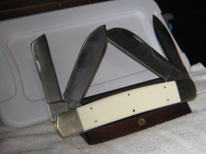 LARGE 4 BLADE FOLDER