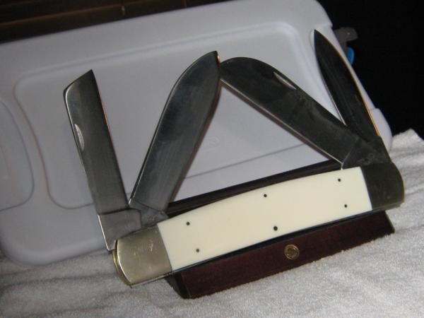LARGE 4 BLADE FOLDER LARGE 4 BLADE FOLDER