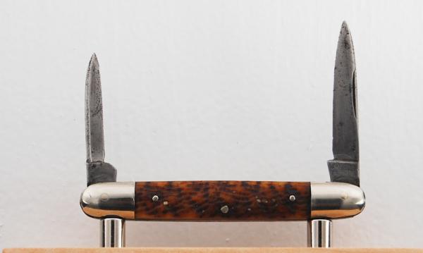 Krusius Brothers 2-Blade 2 3/4" Long Pen Knife Excellent Condition w/Brown Jigged Bone Covers (930)