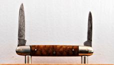 Krusius Brothers 2-Blade 2 3/4" Long Pen Knife Excellent Condition w/Brown Jigged Bone Covers (930)