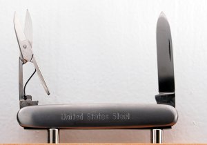 Case 2-Blade 3 1/8" Long Pen Knife In Excellent Condition With Stainless Steel Covers (933)