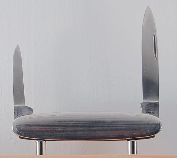 Unknown 2-Blade 3 1/4" Long Pen Knife In Excellent Condition With Stainless Steel Covers (954) Unknown 2-Blade 3 1/4" Long Pen Knife In Excellent Condition With Stainless Steel Covers (954)