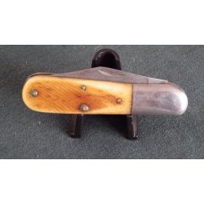 Queen 2 blade Barlow Bone handles