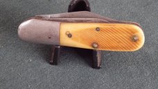 Queen 2 blade Barlow Bone handles