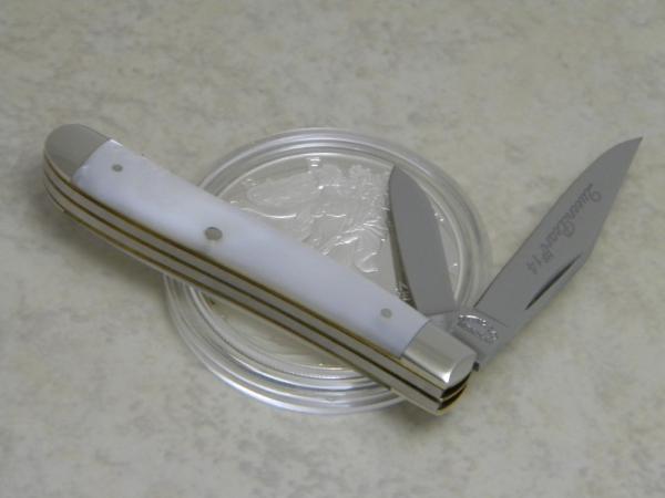 Queen Cutlery Co. Titusville PA Pearl #14 Peanut Knife