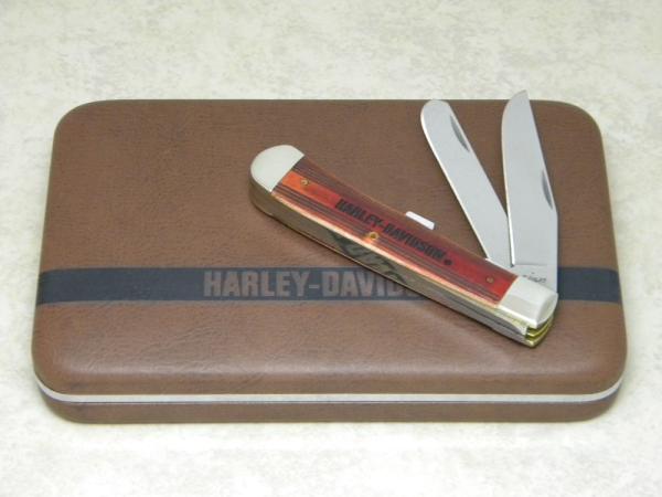 Case XX USA 2017 Smooth Natural Cinnamon Bone 6254 Harley Davidson Trapper Knife in Display Box Case XX USA 2017 Smooth Natural Cinnamon Bone 6254 Harley Davidson Trapper Knife in Display Box