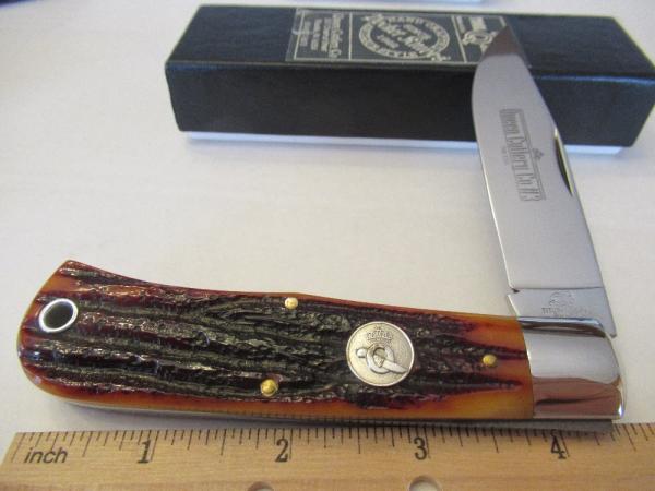 Queen Red Bone Large Folding Hunter Queen Red Bone Large Folding Hunter