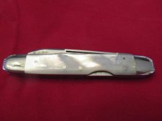 Fight N" Rooster Lockback Pearl Whittler  1986