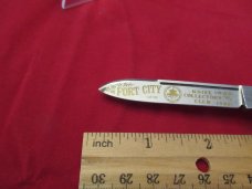 Fight N" Rooster Lockback Pearl Whittler  1986