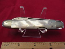 Fight N" Rooster Lockback Pearl Whittler  1986