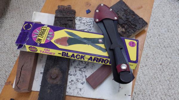 Vintage Black Arrow Throwing Knife by United Cutlery