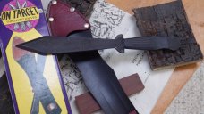 Vintage Black Arrow Throwing Knife by United Cutlery
