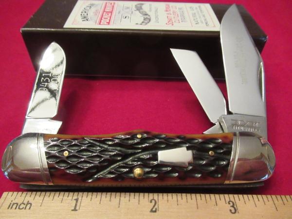 Schatt & Morgan Amber Bone Cattle Knife Pattern # 043163 Schatt & Morgan Amber Bone Cattle Knife Pattern # 043163