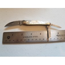 Bulldog Brands Seahorse Whittler - Mother of Pearl
