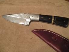 9 14quot DAMASCUS FIXED BLADE KNIFE WITH HANDLE OF BLACK HORN AND BRASS INSERTS