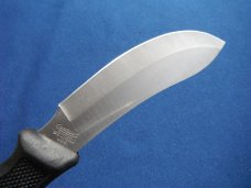 NOS CAMILLUS WESTERN SKINNING, HUNTING KNIFE & SHEATH MADE IN THE USA