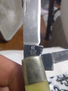 ZWILLING J.A.HENCKELS SOLINGEN GERMANY RED BADGE FOUR BLADE CONGRESS SERIES KNIFE #0201