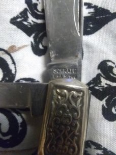 SCHRADE SCRIMSHAW TWO BLADE BARLOW (SC506) WITH RACCOON NATURE SCENE & FANCY BOLSTERS