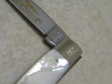 Schatt & Morgan Titusville PA. 2003 Pearl Presidents Choice Yankee Muskrat Knife in Box