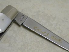 Schatt & Morgan Titusville PA. 2003 Pearl Presidents Choice Yankee Muskrat Knife in Box