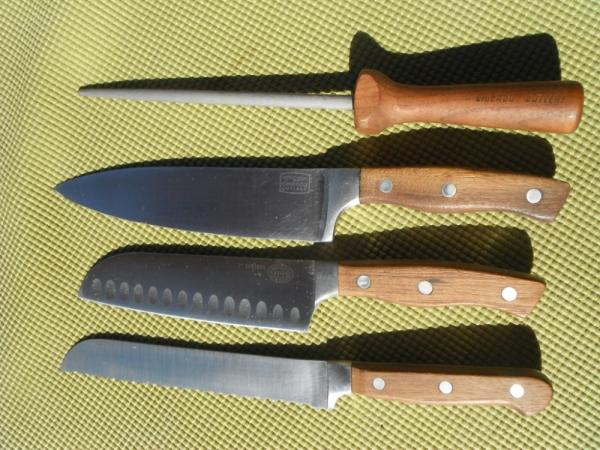 Vintage Set of Chicago Cutlery Kitchen Knives & Sharpening Steel.  4 pieces 