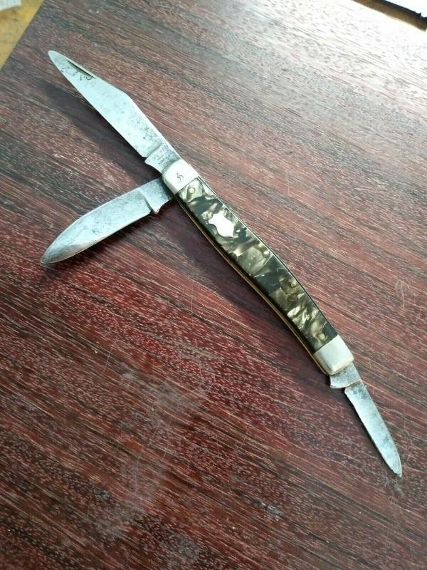 VINTAGE 1920's WINCHESTER 4" CELLULOID SWIRL HANDLE 3 BLADE STOCK KNIFE VINTAGE 1920's WINCHESTER 4" CELLULOID SWIRL HANDLE 3 BLADE STOCK KNIFE