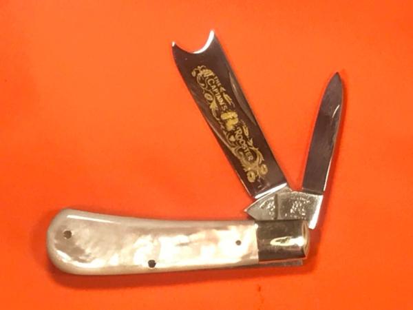 Fight'n Rooster 2 Blade Razor Barlow w/ Great Mother Of Pearl Handles & Captains Rooster Blade Etch Fight'n Rooster 2 Blade Razor Barlow w/ Great Mother Of Pearl Handles & Captains Rooster Blade Etch