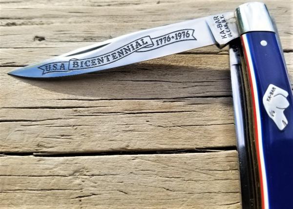 KABAR 1976 BICENTENNIAL RED WHITE AND BLUE 2 BLADE KABAR 1976 BICENTENNIAL RED WHITE AND BLUE 2 BLADE