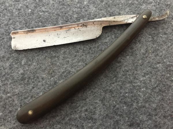 SOUTHINGTON CUTLERY WARRANTED Straight Razor SOUTHINGTON CUTLERY WARRANTED Straight Razor