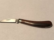 A Wright &Sons pruning knife