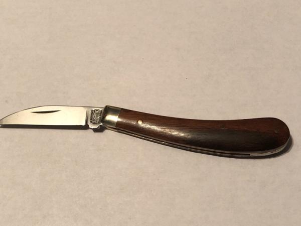 A Wright &Sons pruning knife