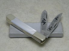 American Blade Japan Pearl quotYours for Lifequot Trapper Knife