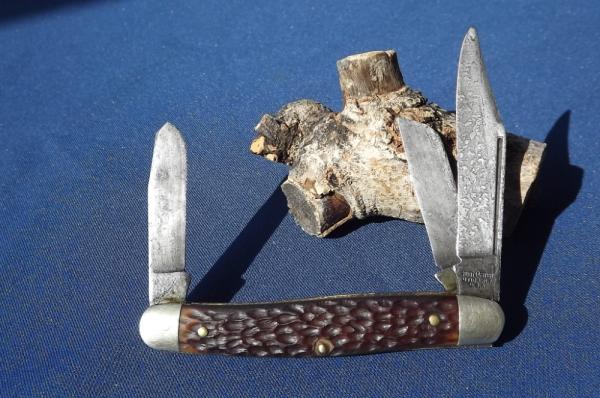 VINTAGE KUTMASTER UTICA NY USA 3 BLADE BONE STOCKMAN POCKET KNIFE VINTAGE KUTMASTER UTICA NY USA 3 BLADE BONE STOCKMAN POCKET KNIFE