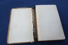  RARE US Army, USMC, Marine, NAVY,   WWII HEART SHIELD POCKET BIBLE Antique GI Book