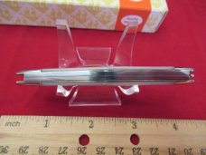 Kissing Crane Pearl Swell Center Whittler 