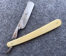   SHAKESPEARE Straight Razor 
