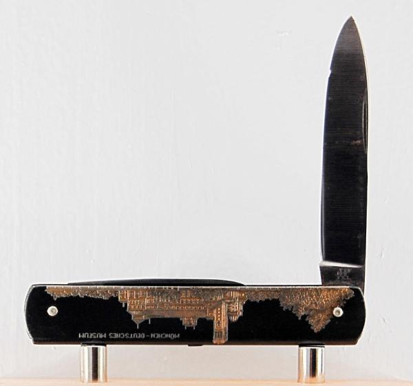 Henckels 2-Blade 3 1/8" Long Pen Knife In Very Good Condition With Metal Covers (971) Henckels 2-Blade 3 1/8" Long Pen Knife In Very Good Condition With Metal Covers (971)