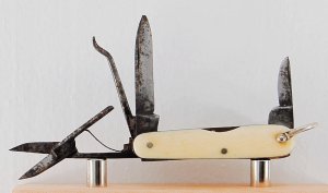 Hall 4-Blade 2" Long Multitool Knife In Very Good Condition With Ivory Covers (984)