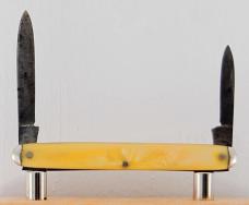 Henckels 2-Blade 2 5/8" Long Pen Knife In Very Good Condition With Yellow Synthetic Covers (990)