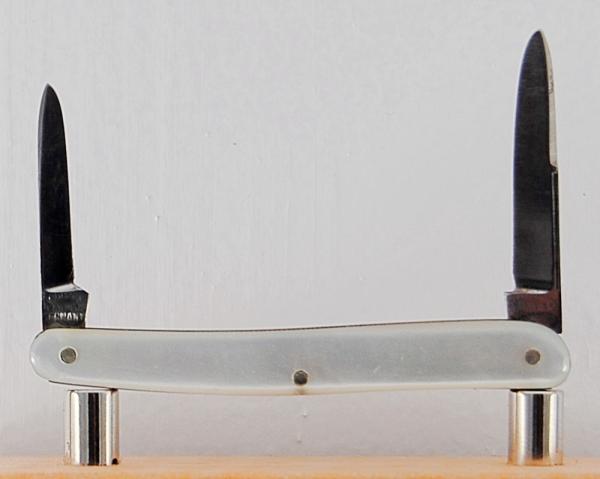 E.B. Extra 2-Blade 2 7/16" Long Pen Knife In Excellent Condition With Mother of Pearl Covers (994)