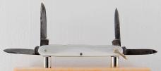 Henckels 4-Blade 2 1/2" Long Pen Knife In Excellent Condition With Mother of Pearl Covers (995)