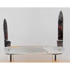 Henckels 2-Blade 2 3/4" Long Pen Knife In Very Good Condition With Mother of Pearl Covers (997)