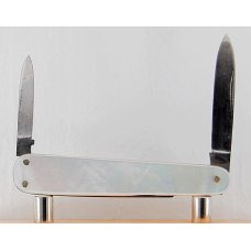 Pape-Thiebes 3-Blade 2 3/4" Long Pen Knife In Excellent Condition With Mother of Pearl Covers (998)