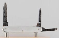 Rodgers His Majesty 3-Blade 2 3/4" Long Pen In Very Good Condition w/Mother of Pearl Covers (1000)