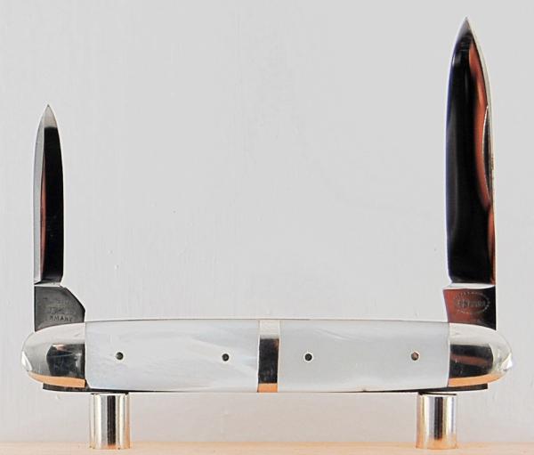 E.B. Extra 2-Blade 3" Long Pen Knife In Excellent Condition With Mother of Pearl Covers (1005)