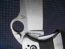 Spyderco Vallotton Sub-Hilt CPM-S30V Folding Knife C149GP