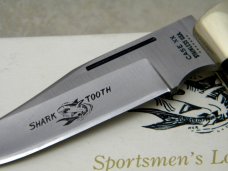 Case XX Stainless USA 7 Dot (1973) Wood 7197 LSSP Shark Tooth Lockback Knife in Box