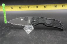 Lightly used Spyderco Native 5 Lightweight Full Serration Black Blade